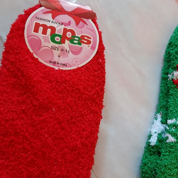 🆕️ Set Of Two Christmas Socks - Picture 4 of 4